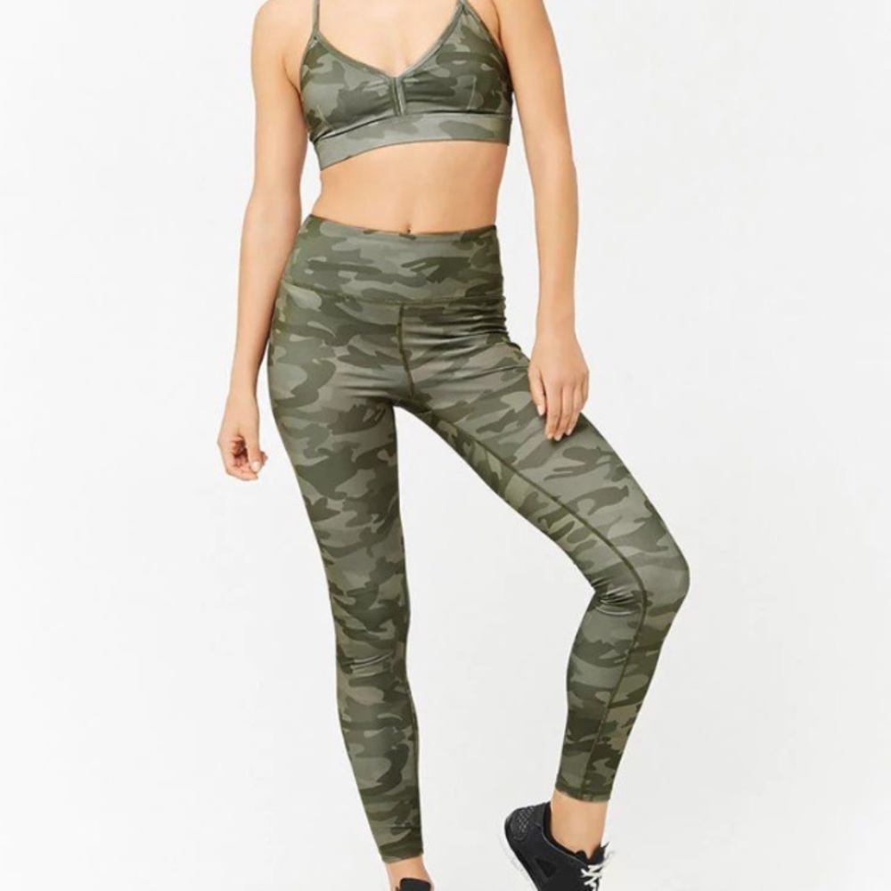Forever 21 Camo set Leggings & Sports Bra